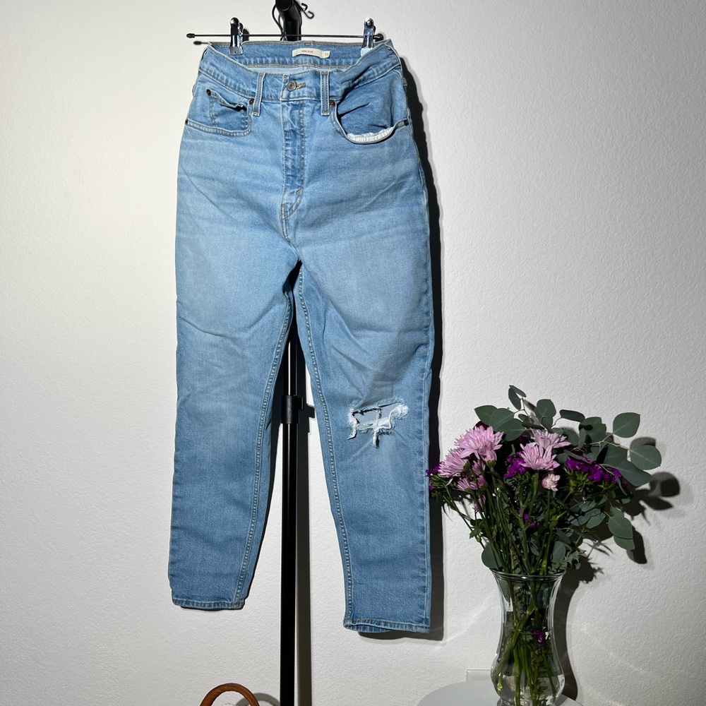 Classic Levi’s Mom Jeans. Size 31